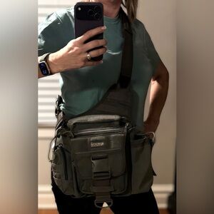 Maxpedition Jumbo Versipack NWOT Tactical
Sling EDC Bag Tactical Crossbody Bag